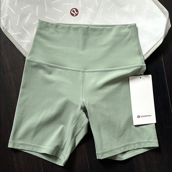 lululemon ALIGN HR SHORTS 6” in PALM COURT SZ 4 NWT